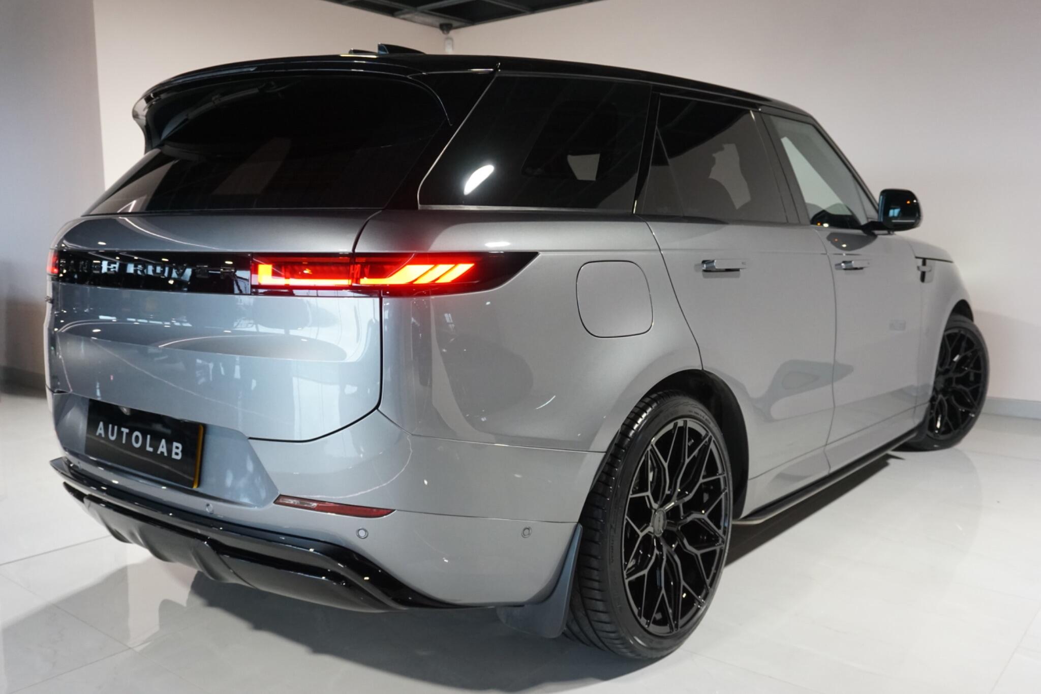 Land Rover Range Rover Sport 3.0 D300 MHEV Stealth Edition SUV 5dr Diesel Auto 4WD Euro 6 (s/s) (300 ps)